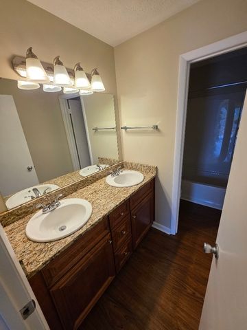 1107 Westchester Dr D, Nashville, TN 37207