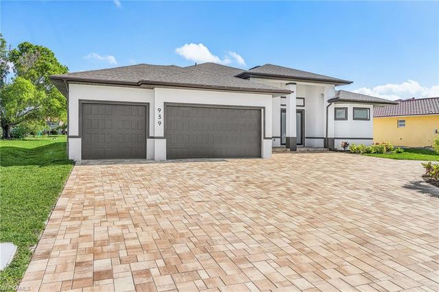 939 Mohawk PKWY, Cape Coral, FL 33914