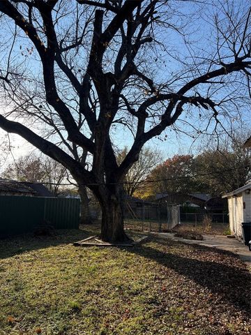 325 N 5th Street, Okemah, OK 74859