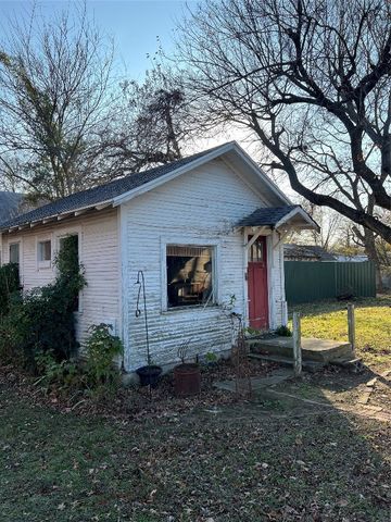 325 N 5th Street, Okemah, OK 74859