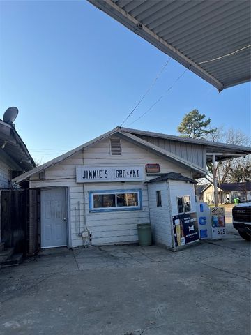 325 N 5th Street, Okemah, OK 74859