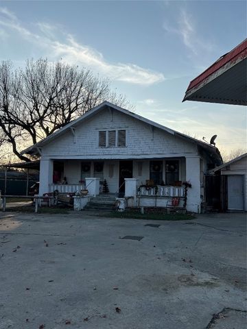 325 N 5th Street, Okemah, OK 74859