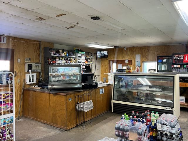 325 N 5th Street, Okemah, OK 74859