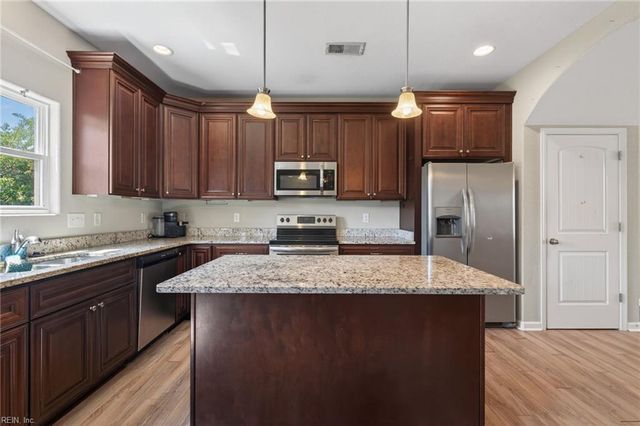 7109 University DR, Norfolk, VA 23513