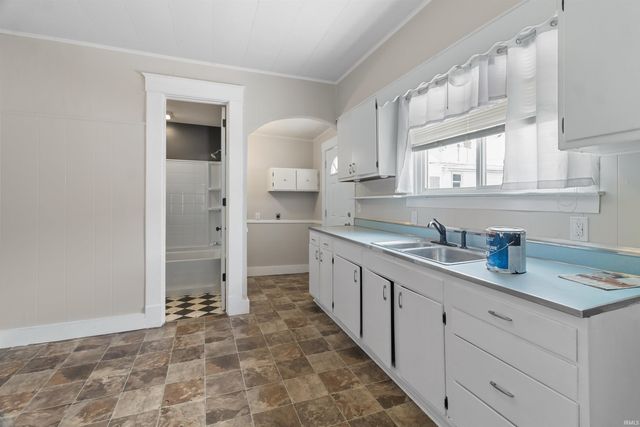 209 S Whites Avenue, Marion, IN 46952