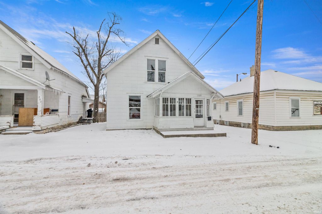 209 S Whites Avenue, Marion, IN 46952