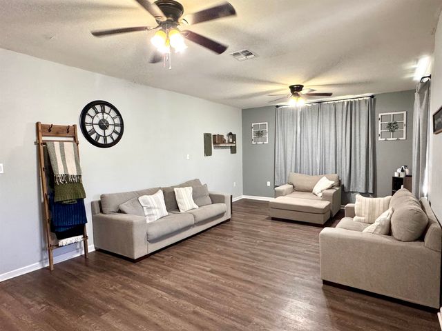 588 Pacific St, Berwick, LA 70342