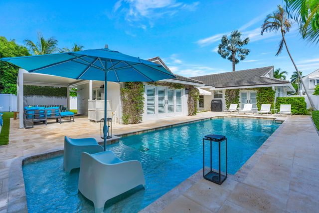 136 WORTH Court S, West Palm Beach, FL 33405