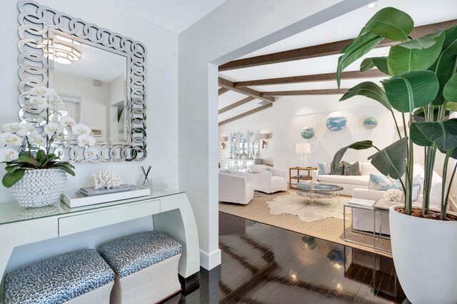 136 WORTH Court S, West Palm Beach, FL 33405