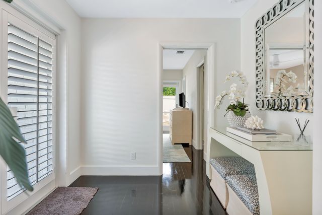 136 WORTH Court S, West Palm Beach, FL 33405