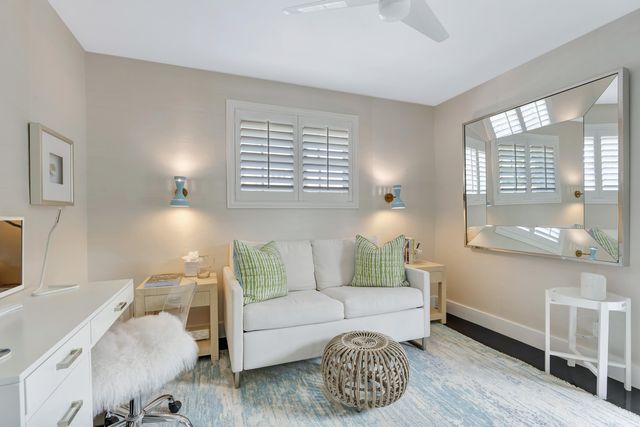 136 WORTH Court S, West Palm Beach, FL 33405