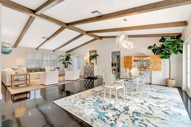 136 WORTH Court S, West Palm Beach, FL 33405