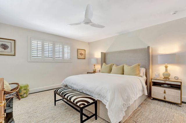 136 WORTH Court S, West Palm Beach, FL 33405