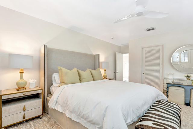 136 WORTH Court S, West Palm Beach, FL 33405
