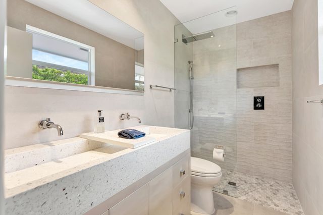 136 WORTH Court S, West Palm Beach, FL 33405
