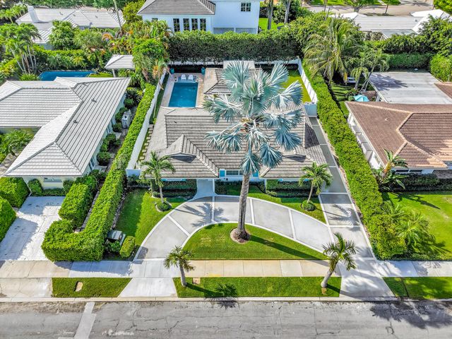 136 WORTH Court S, West Palm Beach, FL 33405