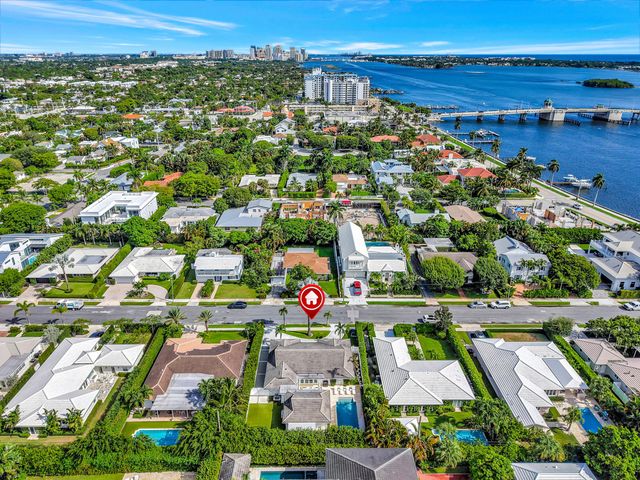 136 WORTH Court S, West Palm Beach, FL 33405