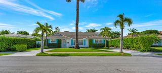 136 WORTH Court S, West Palm Beach, FL 33405