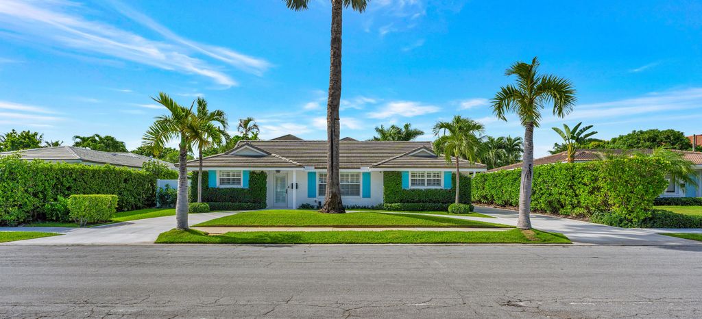 136 WORTH Court S, West Palm Beach, FL 33405