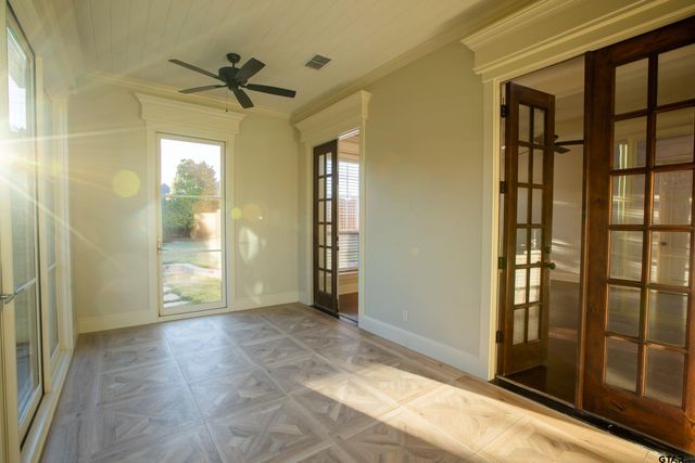 2238 Thornwood Dr., Tyler, TX 75703