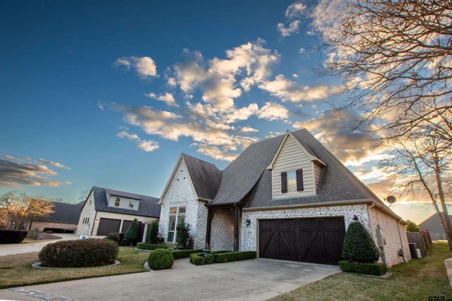 2238 Thornwood Dr., Tyler, TX 75703