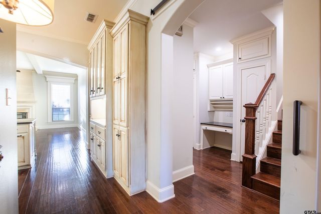 2238 Thornwood Dr., Tyler, TX 75703