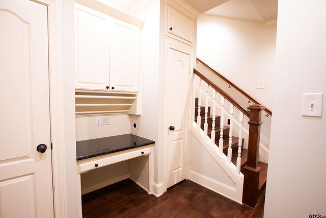 2238 Thornwood Dr., Tyler, TX 75703