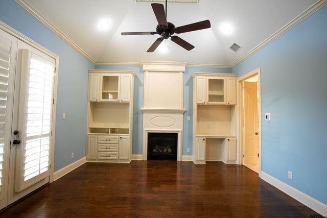 2238 Thornwood Dr., Tyler, TX 75703