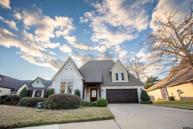 2238 Thornwood Dr., Tyler, TX 75703