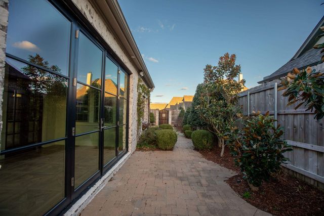 2238 Thornwood Dr., Tyler, TX 75703