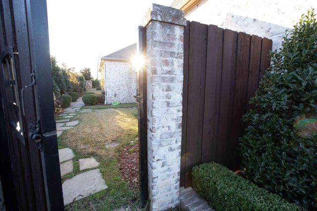 2238 Thornwood Dr., Tyler, TX 75703