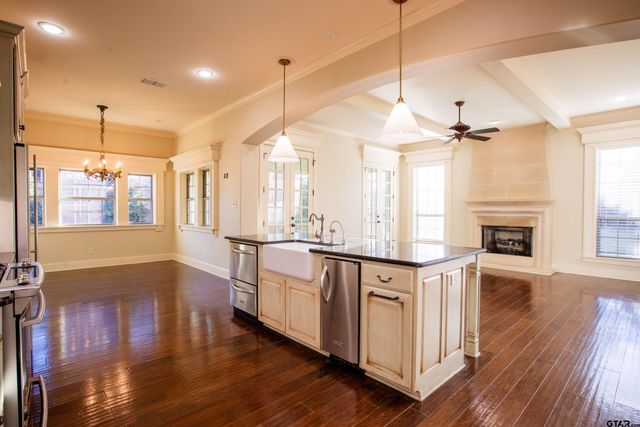 2238 Thornwood Dr., Tyler, TX 75703