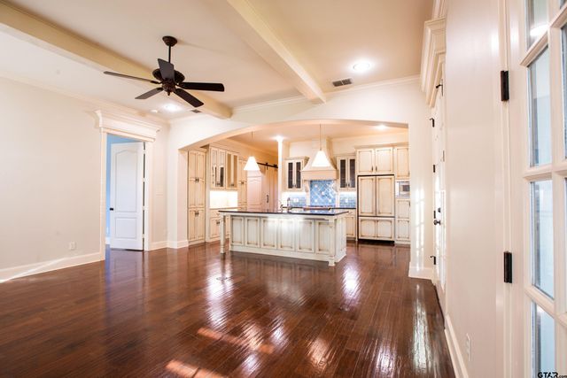 2238 Thornwood Dr., Tyler, TX 75703