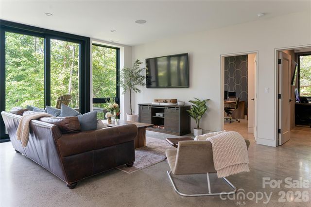 13 Tulip Poplar Trail, Asheville, NC 28804