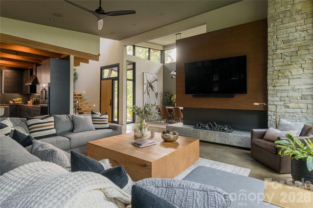 13 Tulip Poplar Trail, Asheville, NC 28804