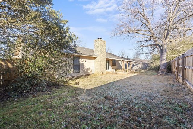 2648 N Wakefield Place, Fayetteville, AR 72703