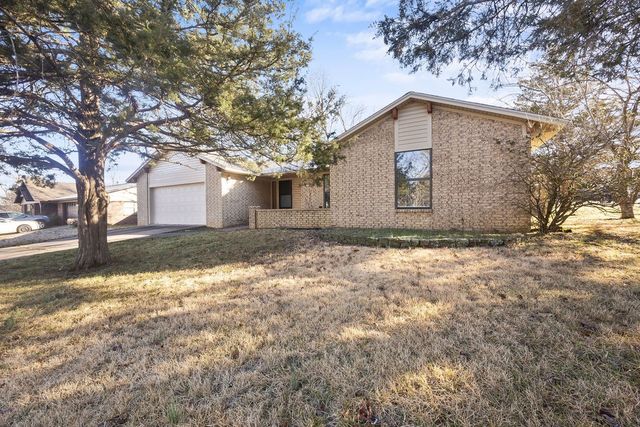 2648 N Wakefield Place, Fayetteville, AR 72703