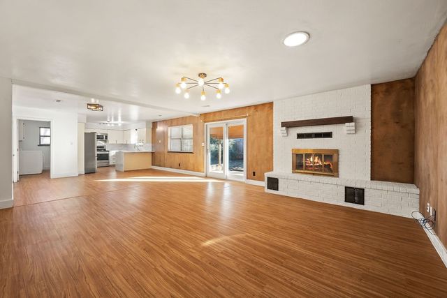 2648 N Wakefield Place, Fayetteville, AR 72703