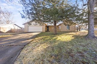 2648 N Wakefield Place, Fayetteville, AR 72703