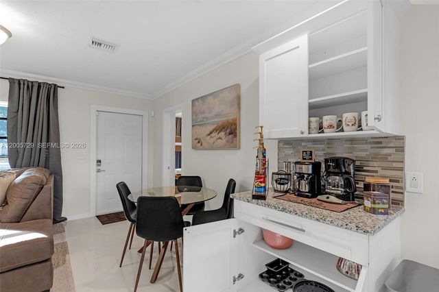 1075 NE 12 AVE 1075, Homestead, FL 33030