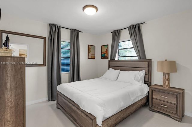 1075 NE 12 AVE 1075, Homestead, FL 33030