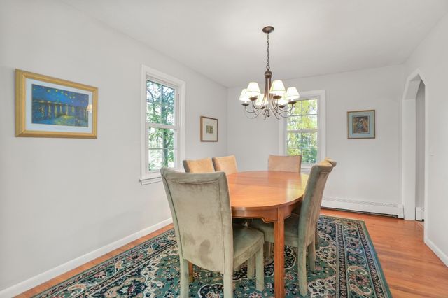169 Pilgrim Dr, Holden, MA 01520