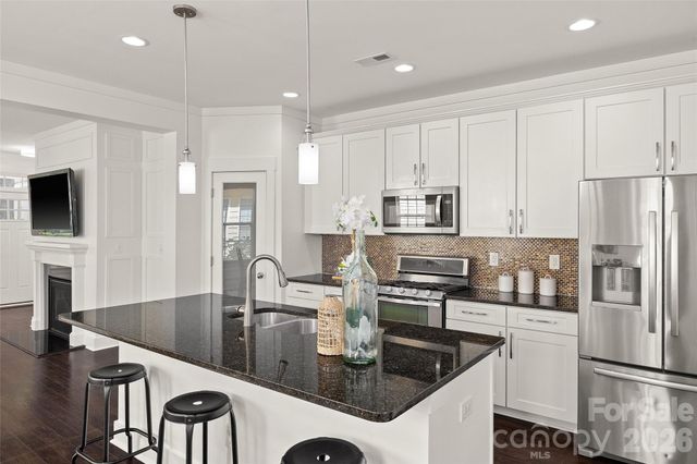 2411 Double Oaks Road, Charlotte, NC 28206