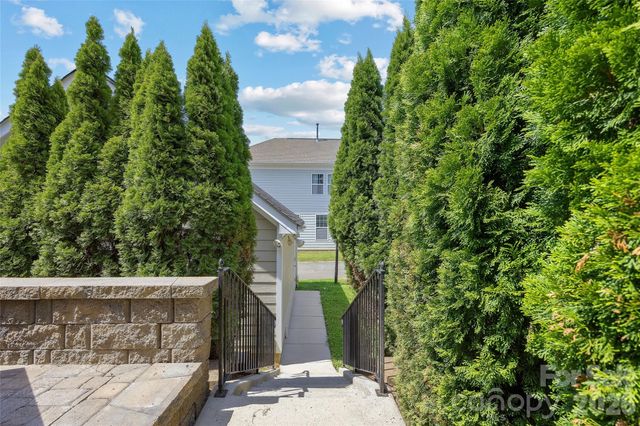 2411 Double Oaks Road, Charlotte, NC 28206