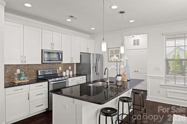 2411 Double Oaks Road, Charlotte, NC 28206