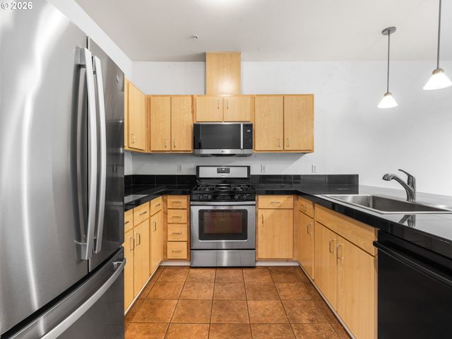 116 W 24TH St, Vancouver, WA 98660
