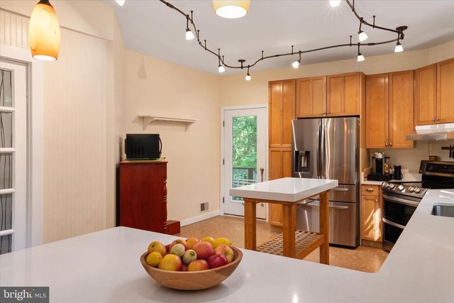 90 PARK AVE, Edgewater, MD 21037