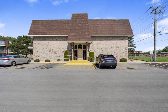 3237 S Manor Drive 110, Lansing, IL 60438