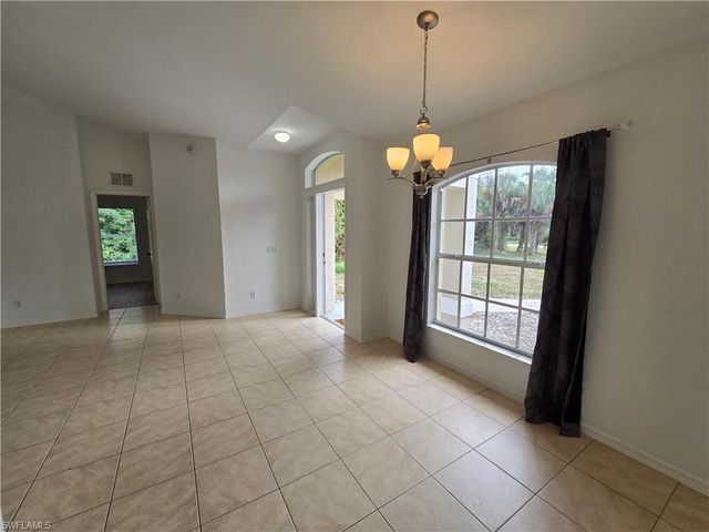 481 10th AVE NW, Naples, FL 34120