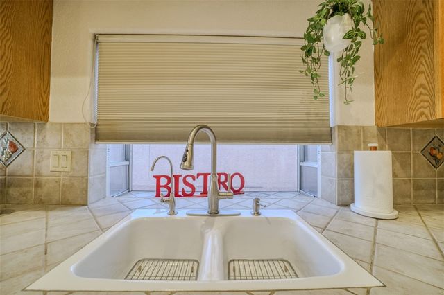 1947 E Crater Lake Drive, Fort Mohave, AZ 86426